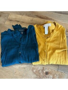 Banana Republic Cardigan bundle XXS
Dark Hunter green
Mustard yellow